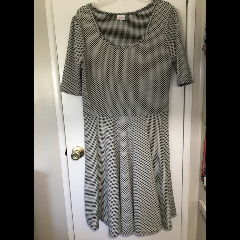 LuLaRoe 2XL Nicole white and black‎ patterned dress
